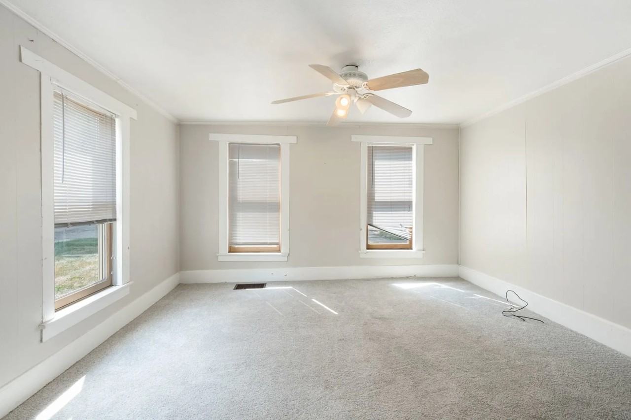 1512 Iowa St - Photo 2 of 17