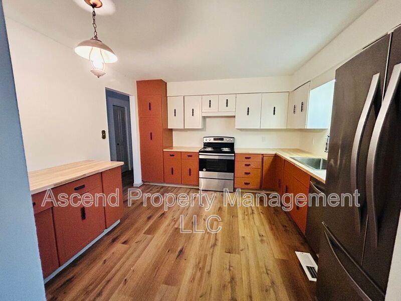 370 Julian Rd - Photo 6 of 20