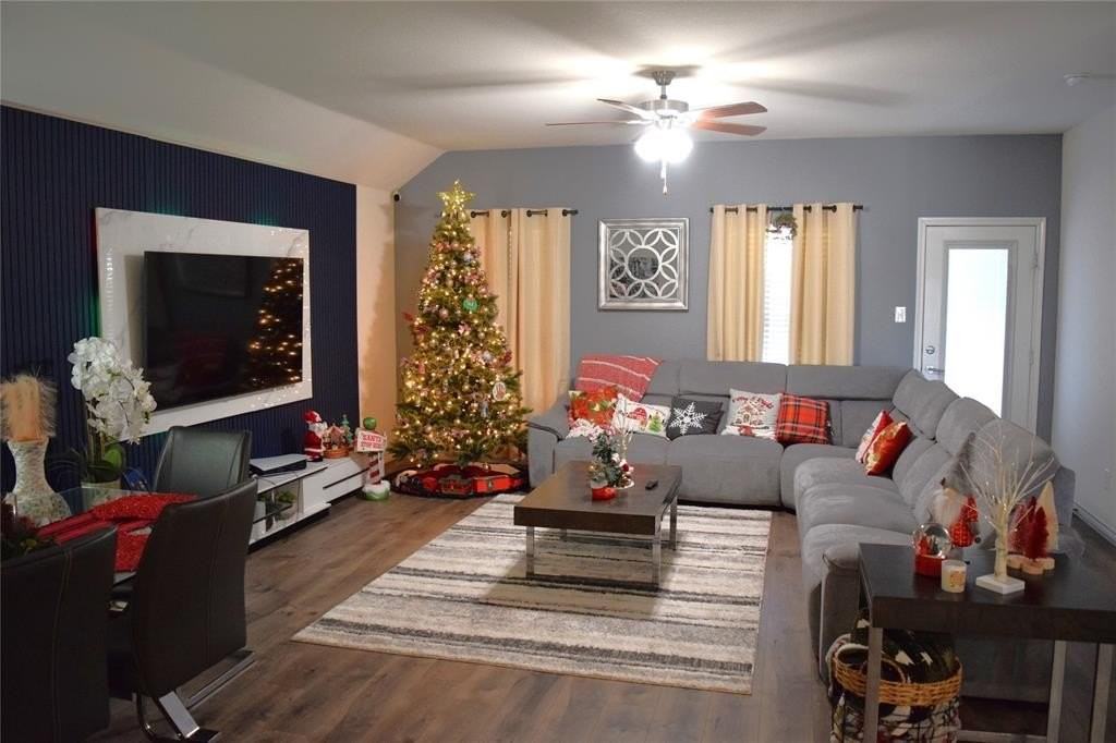 618 Saddle Club Way - Photo 4 of 11