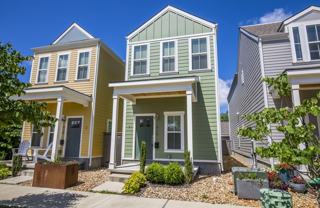 444 Sw B St - Photo 1 of 1