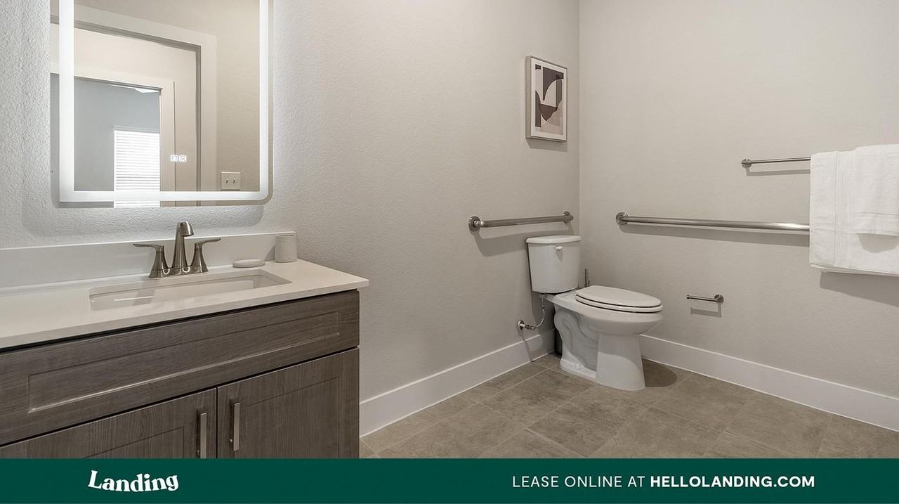 3501 N Austin St - Photo 4 of 50