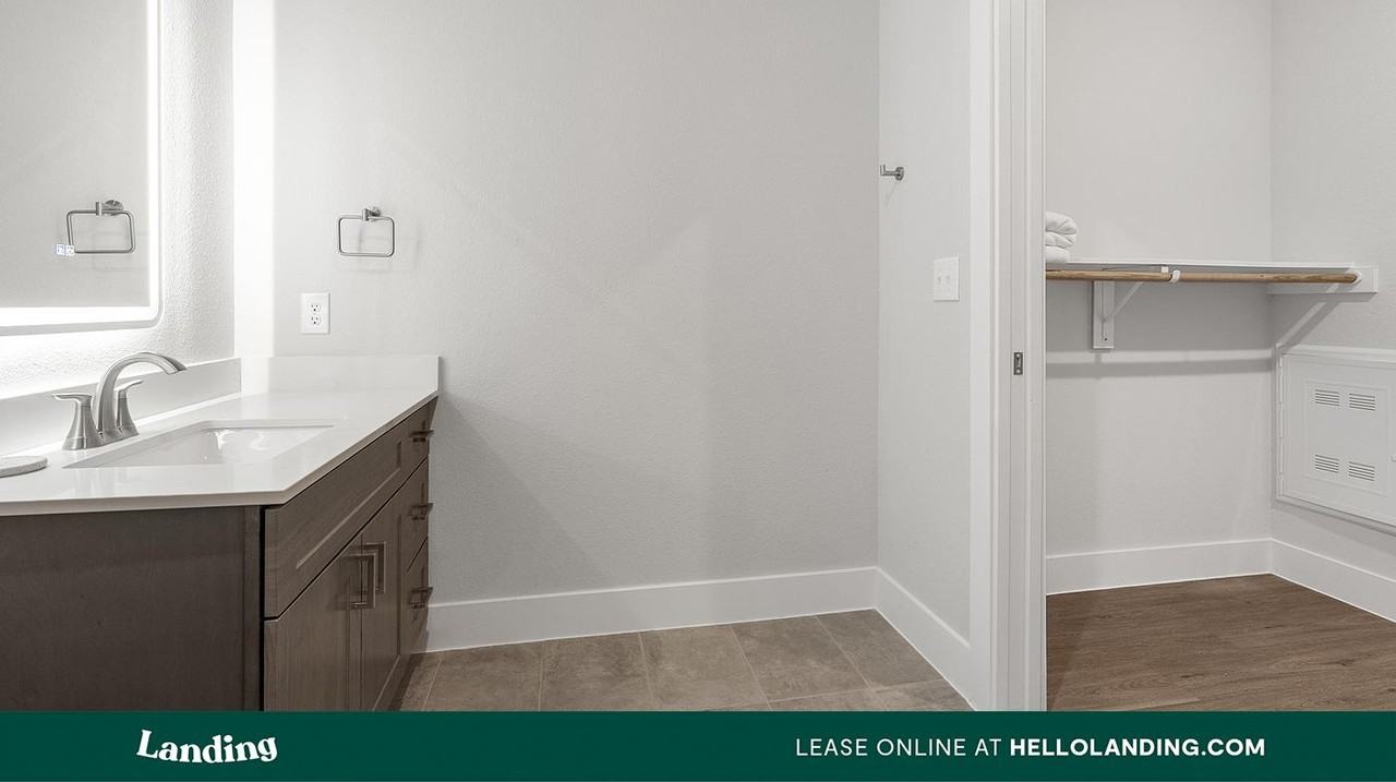 3501 N Austin St - Photo 5 of 50