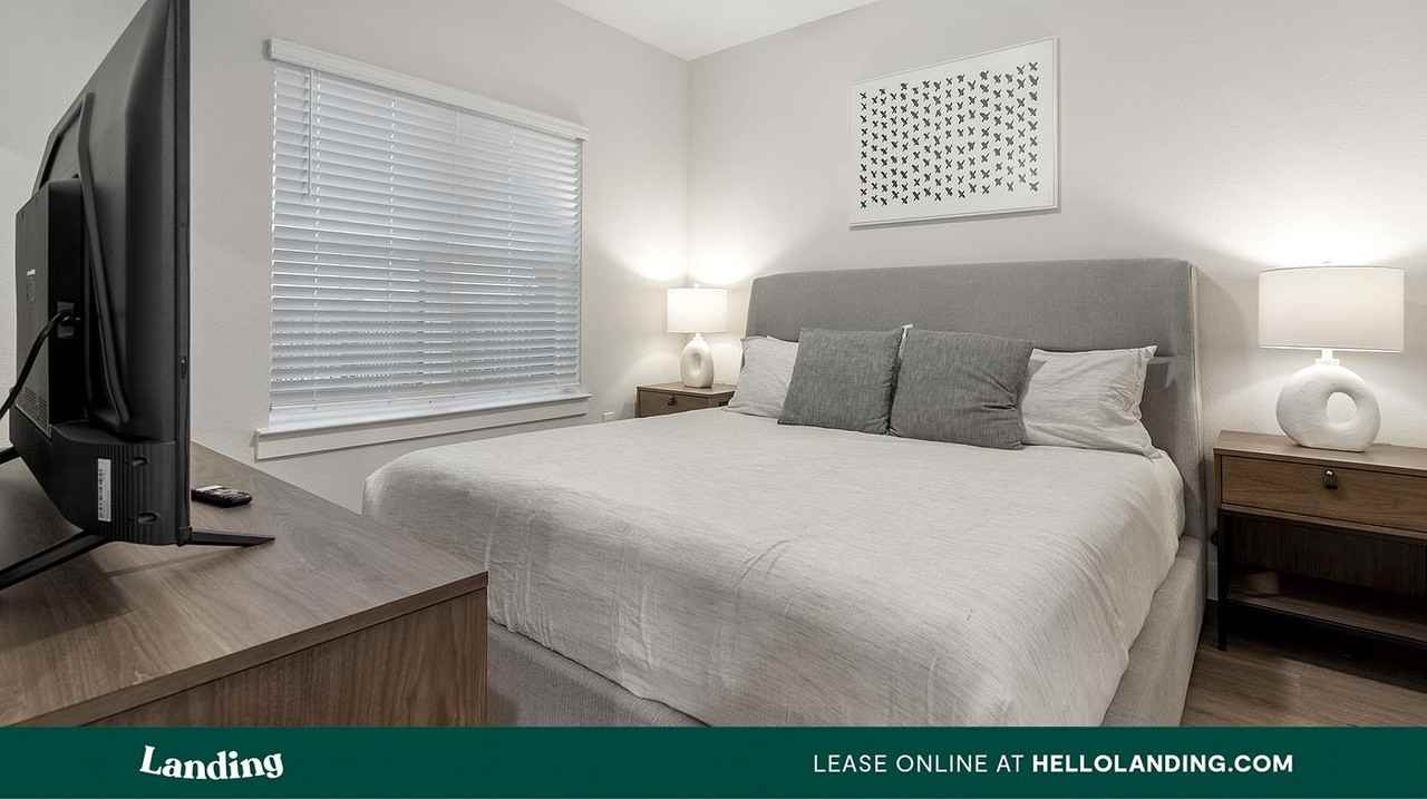 3501 N Austin St - Photo 5 of 50