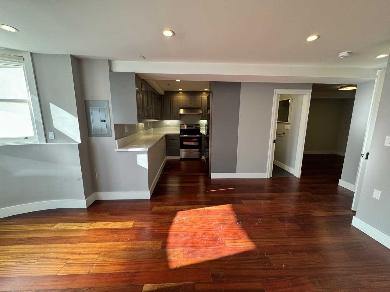 1840 Golden Gate Ave #A - Photo 2 of 7