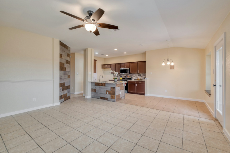 1012 Estival Dr - Photo 6 of 31