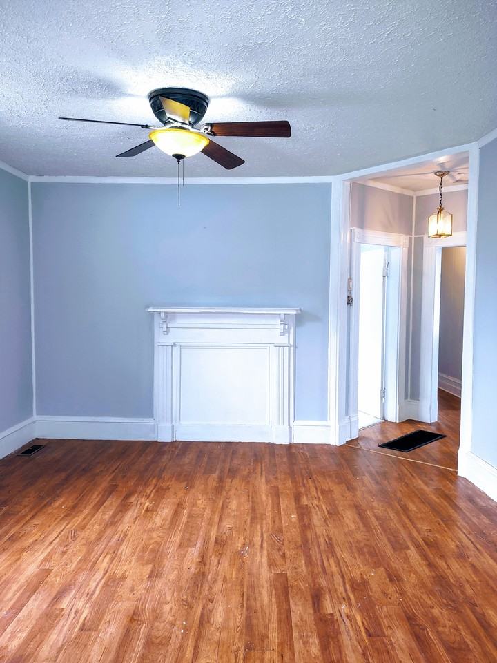 Downtown-adjacent #609 - Photo 2 of 6