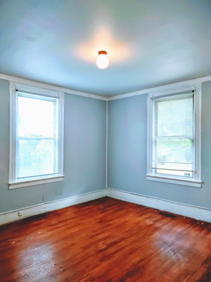 Downtown-adjacent #609 - Photo 5 of 6