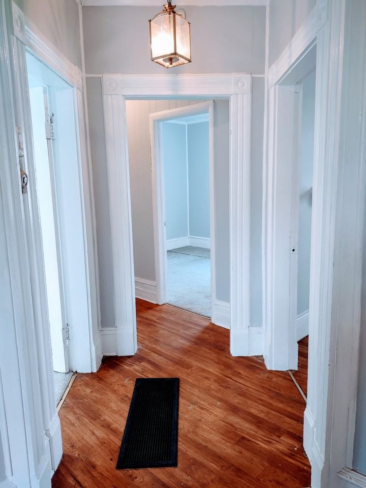 Downtown-adjacent #609 - Photo 6 of 6