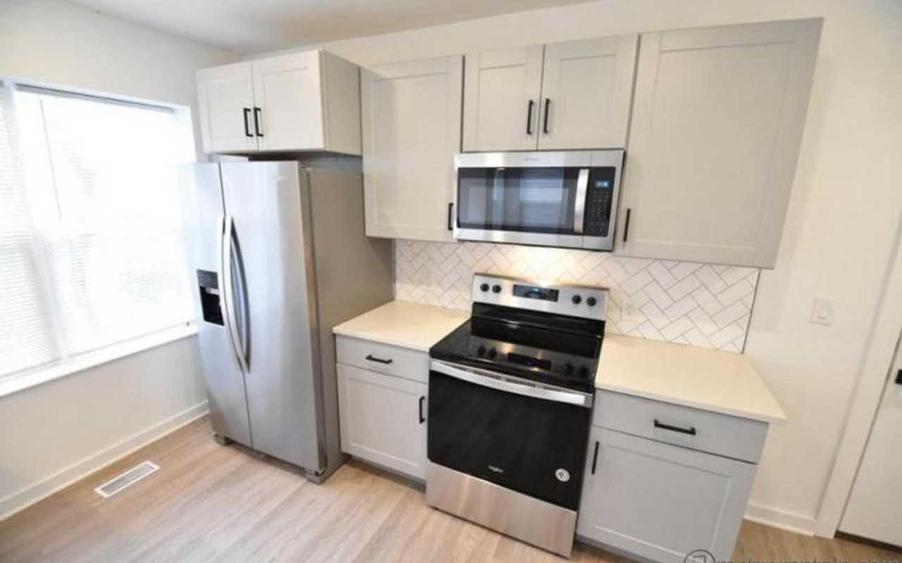 1400 Hamlet - Photo 3 of 4