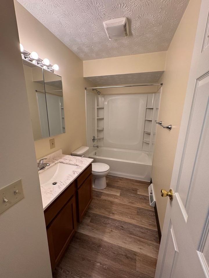 2239 Woodland Trce - Photo 2 of 19