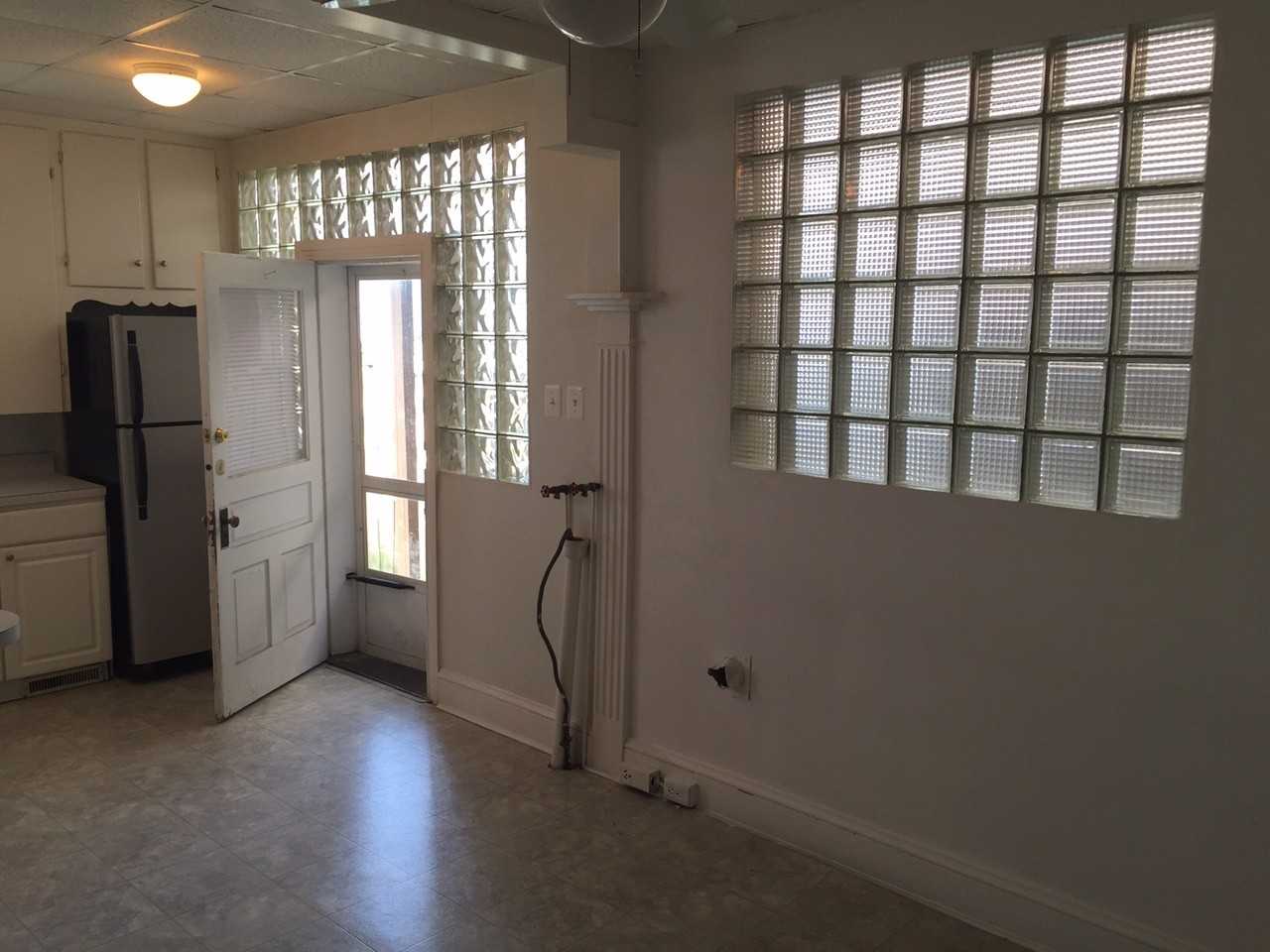 702 Roosevelt Ave #1 - Photo 5 of 11