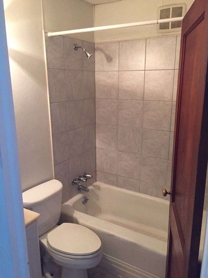 702 Roosevelt Ave #1 - Photo 7 of 11
