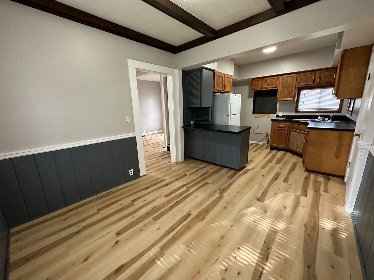 1334 Carman Ave Ne - Photo 5 of 12