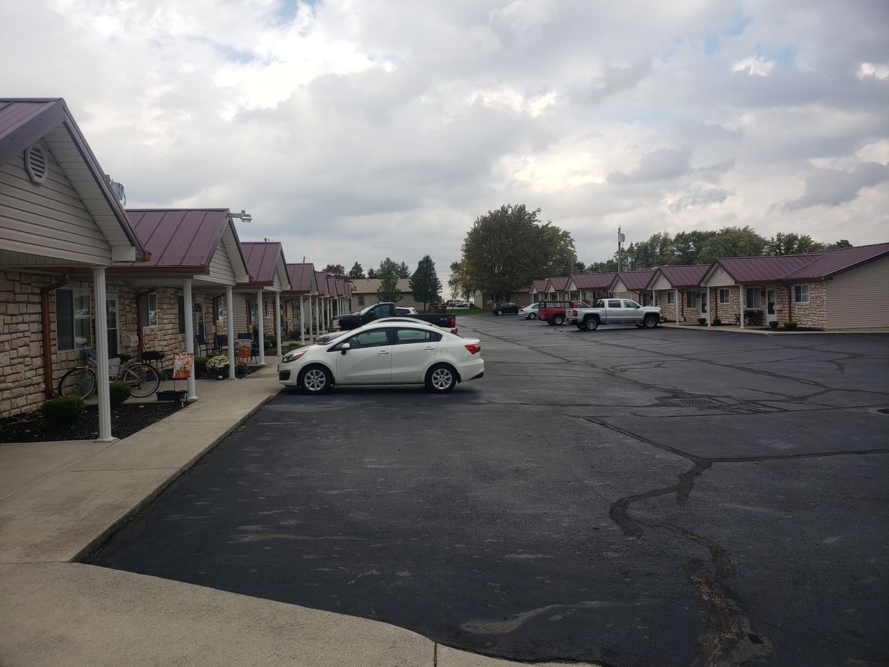 21 Meadowview Ter - Photo 2 of 13