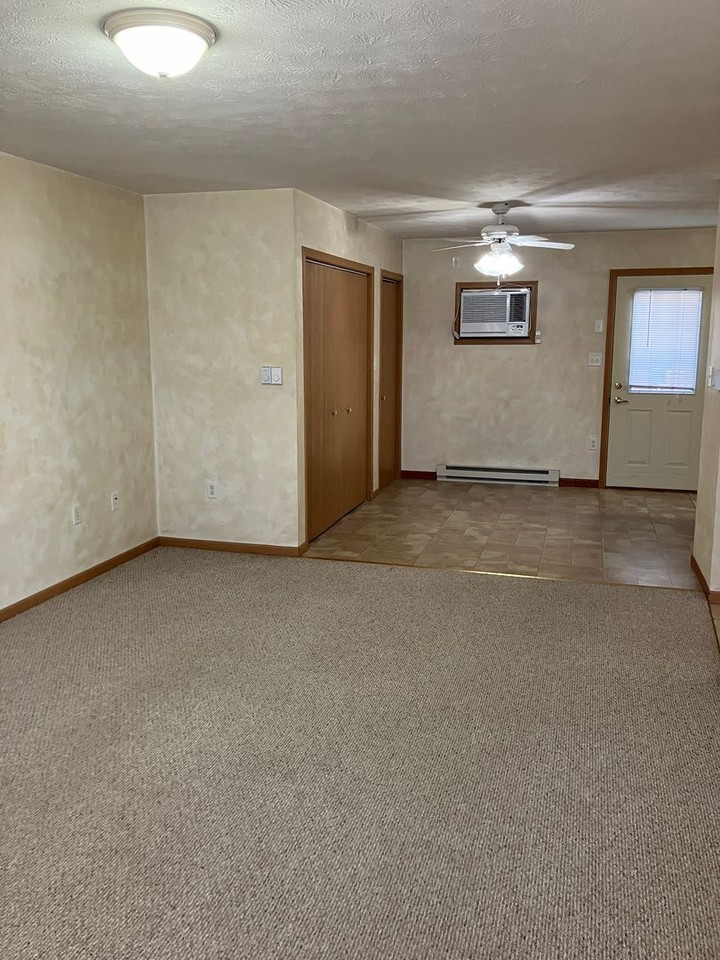21 Meadowview Ter - Photo 3 of 13