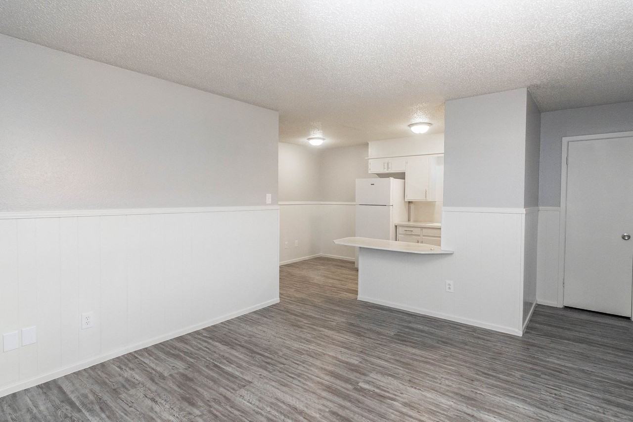 1316 53rd St #D - Photo 4 of 13