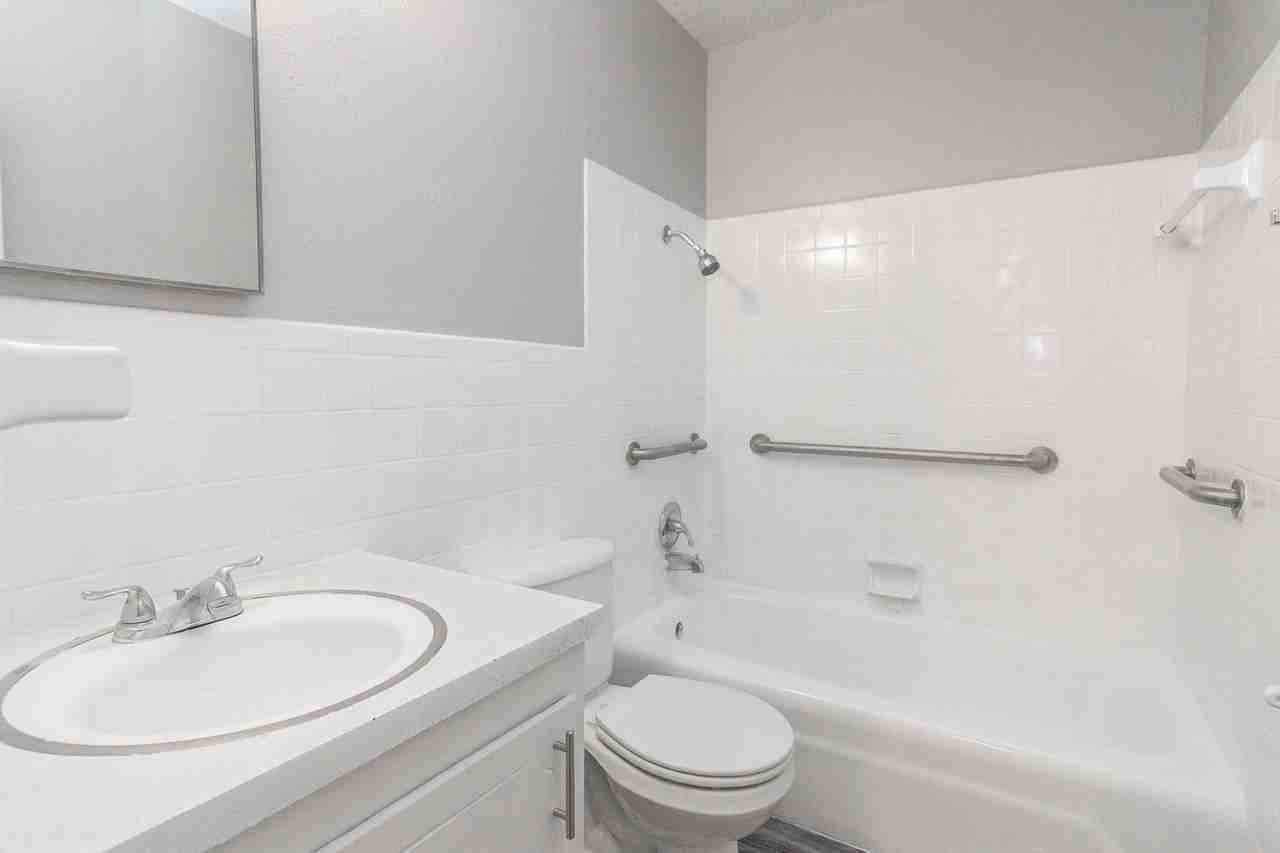 1316 53rd St #D - Photo 5 of 13