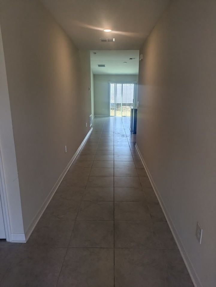 339 Estates Ct - Photo 2 of 15