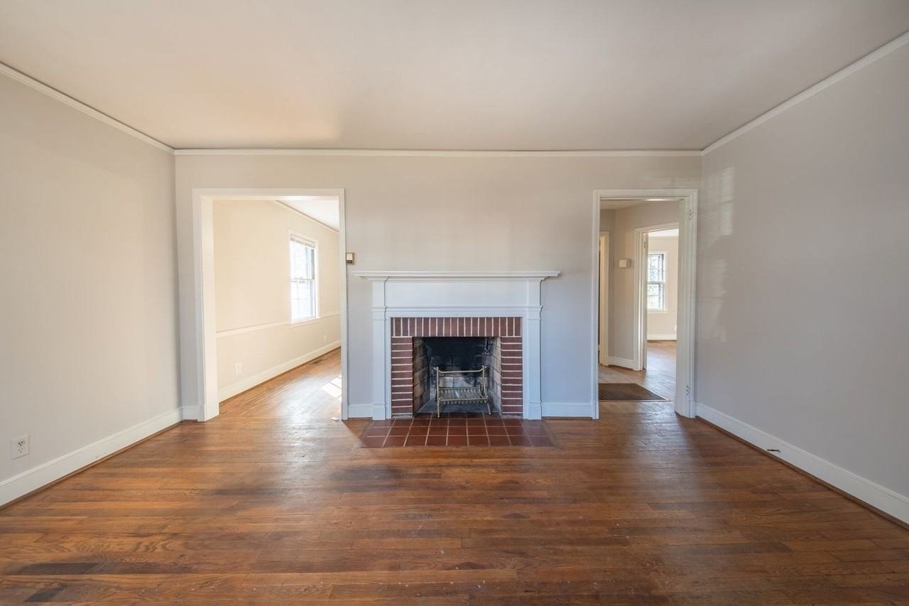 1319 Winstead Pl - Photo 4 of 15