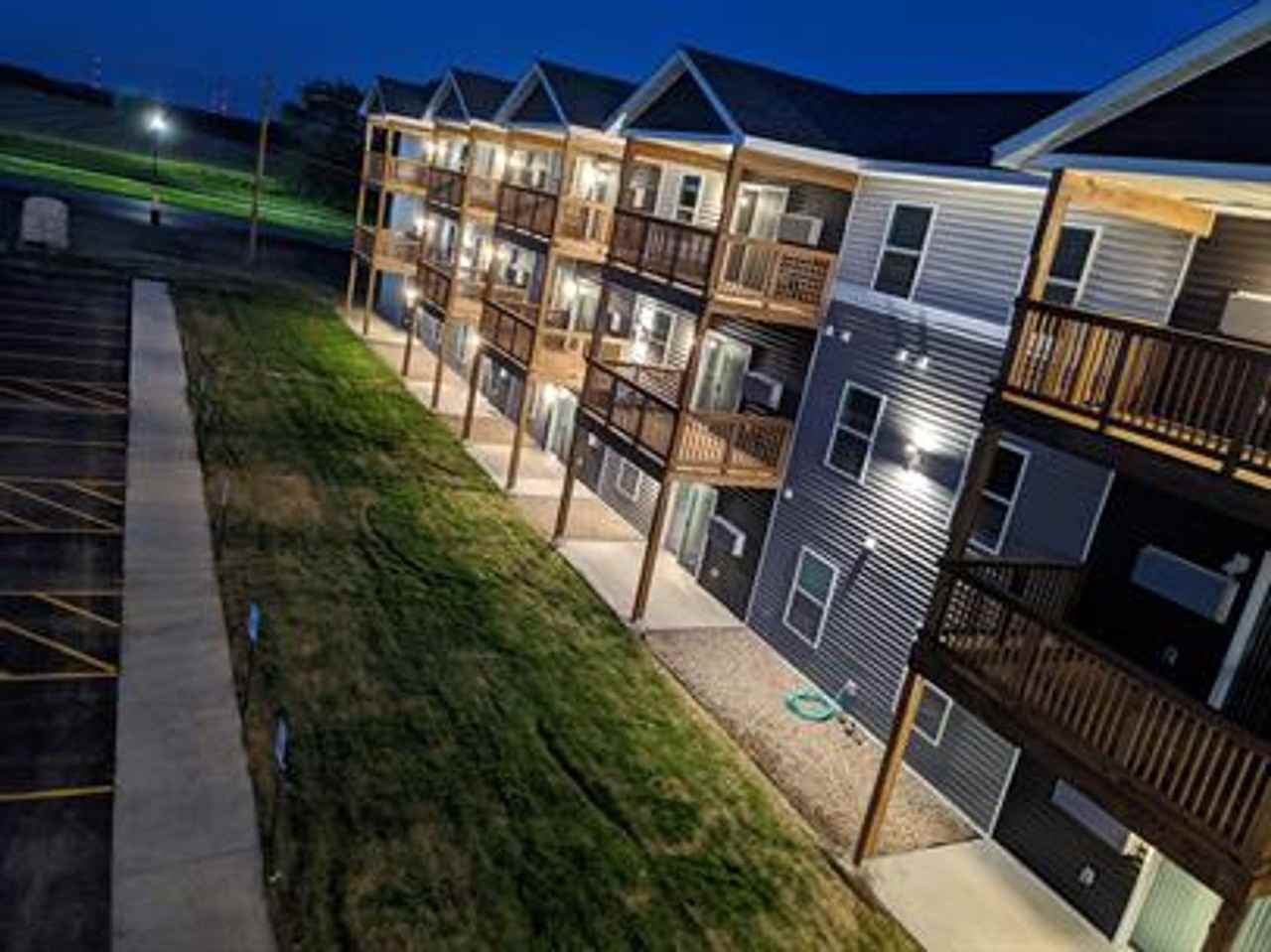 Edgeview Apartments - Photo 4 of 50