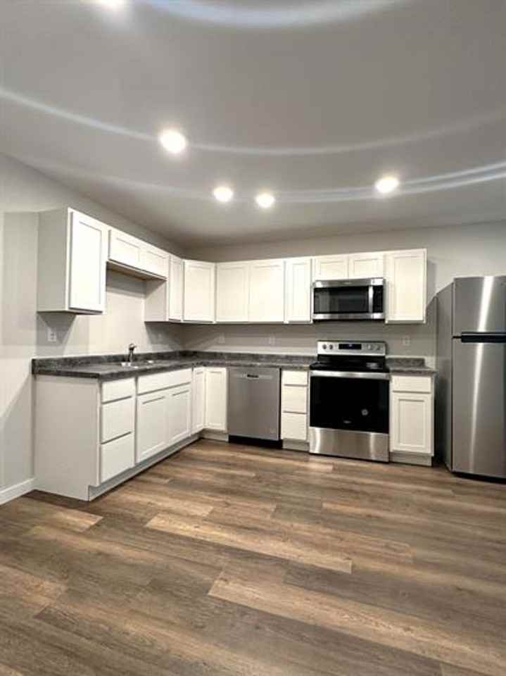 Edgeview Apartments - Photo 6 of 9