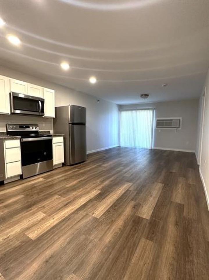 Edgeview Apartments - Photo 7 of 9