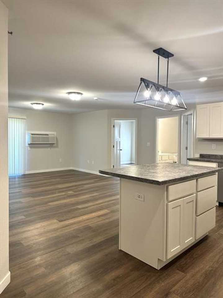 Edgeview Apartments - Photo 2 of 13