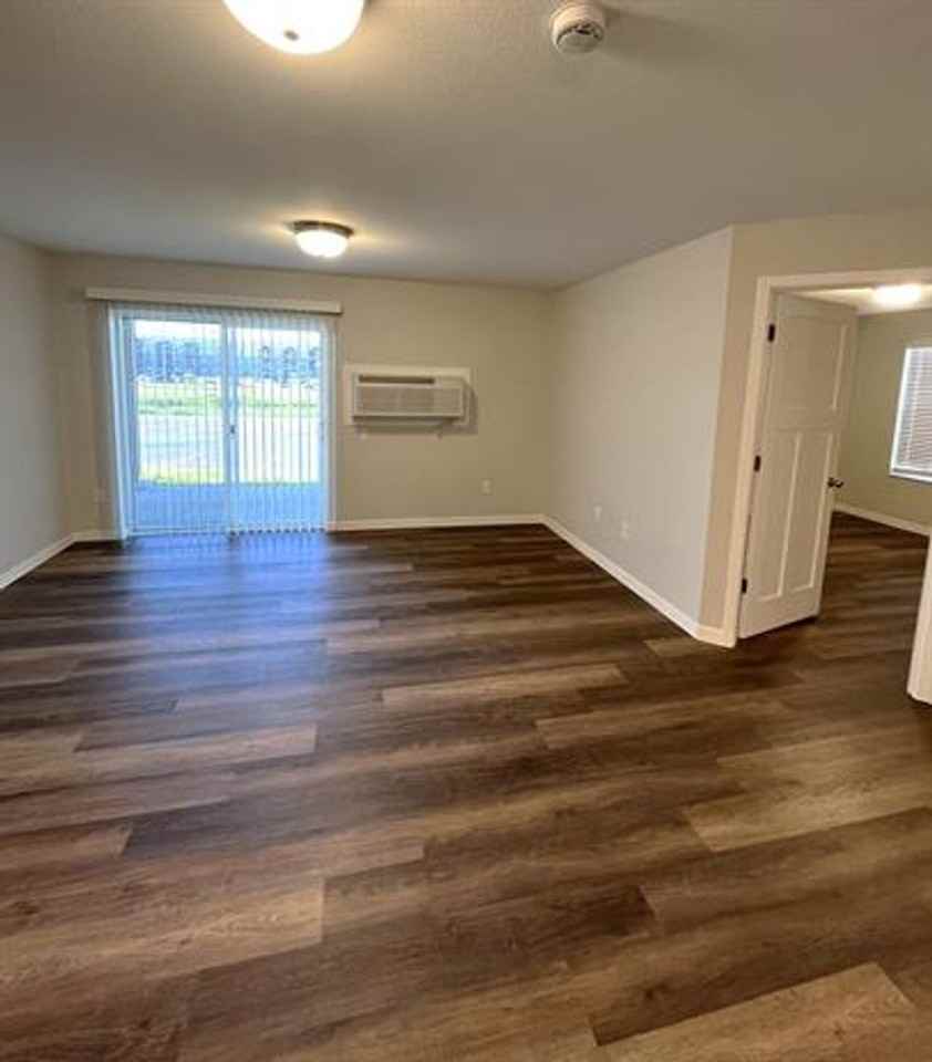 Edgeview Apartments - Photo 3 of 13