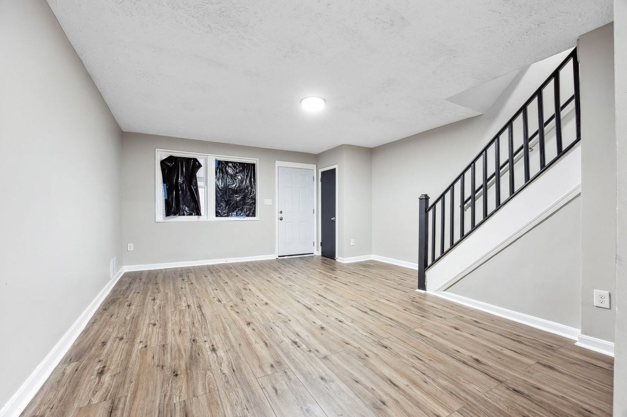 1926 Jasmine Rd - Photo 3 of 24