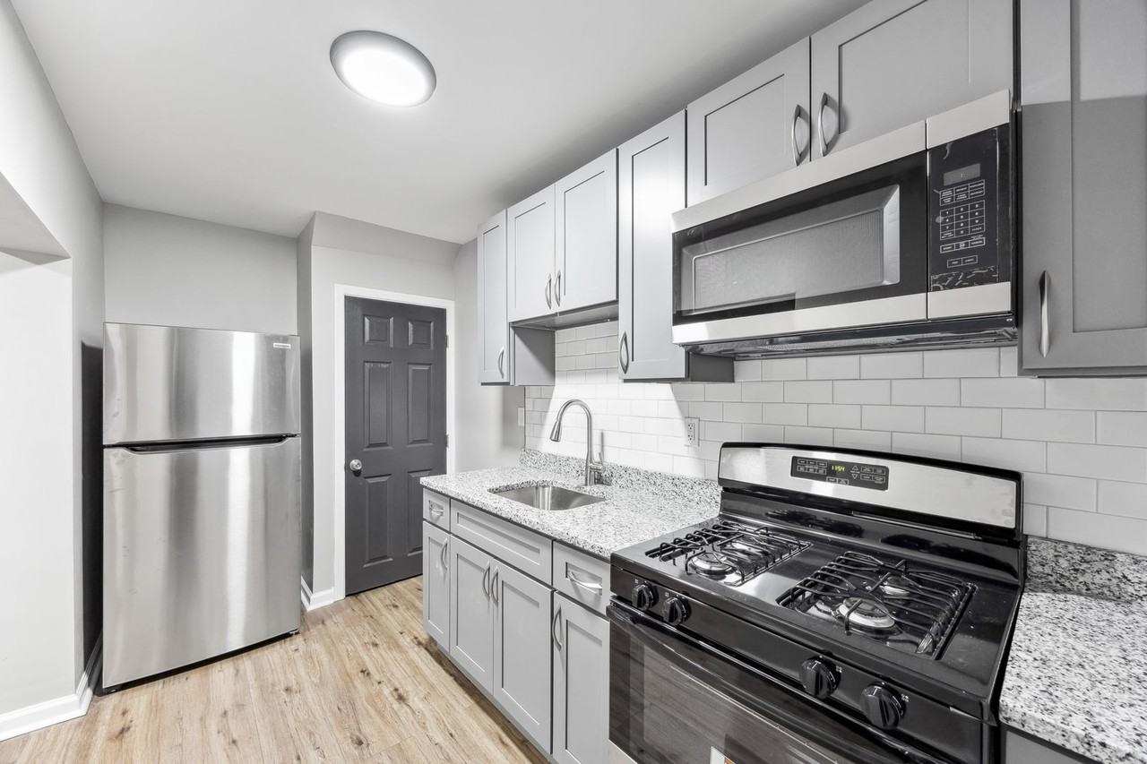 1926 Jasmine Rd - Photo 7 of 24