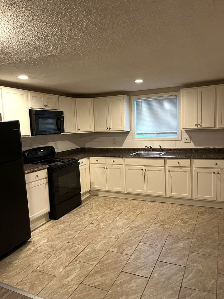 19 Hawkins St #3 - Photo 2 of 10