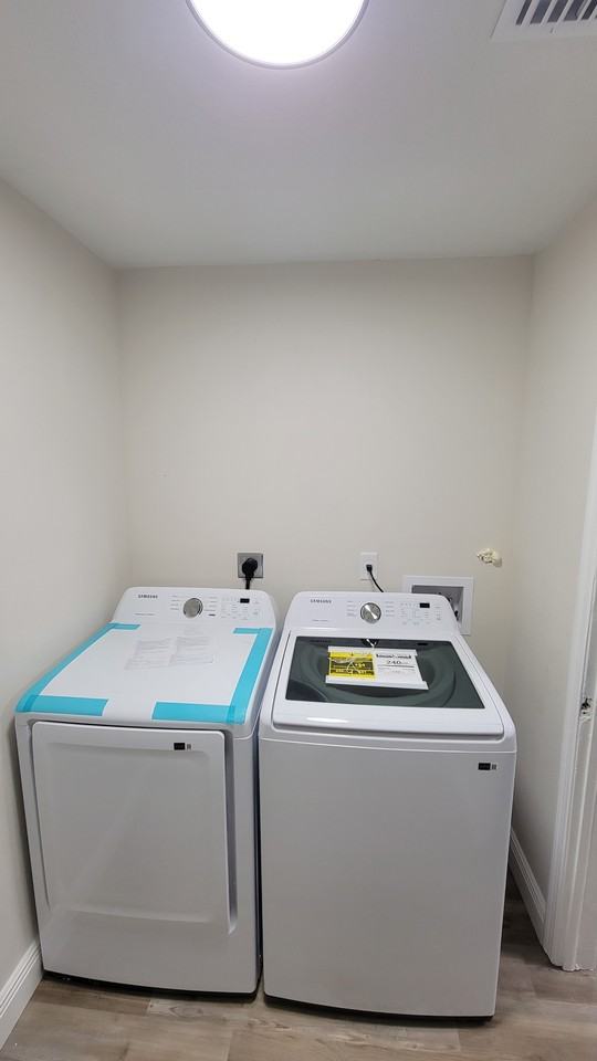 2306 Delaware Ave #B - Photo 3 of 17