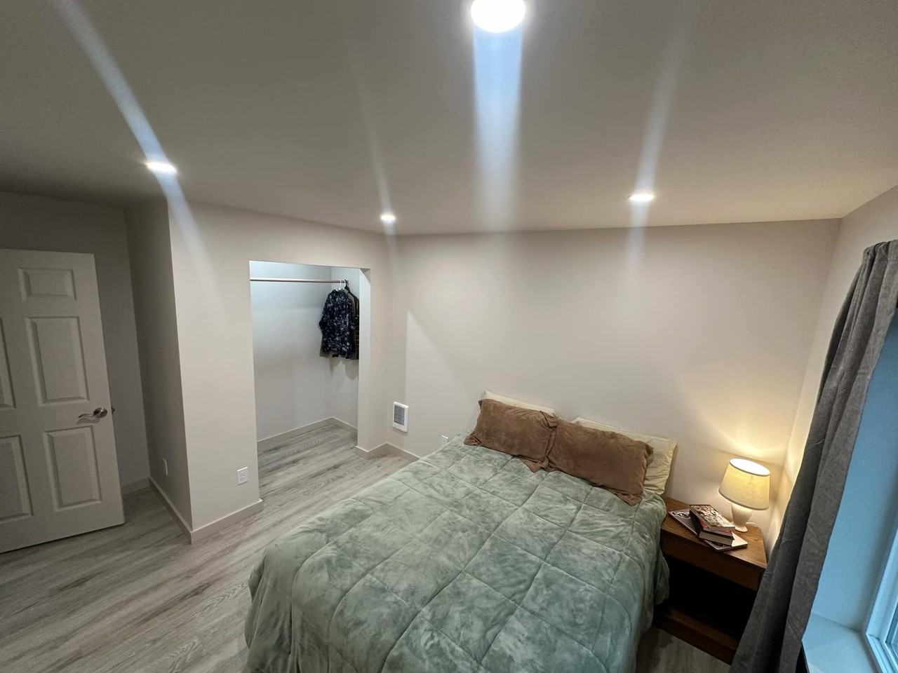 406 3rd St #3 - Photo 3 of 12