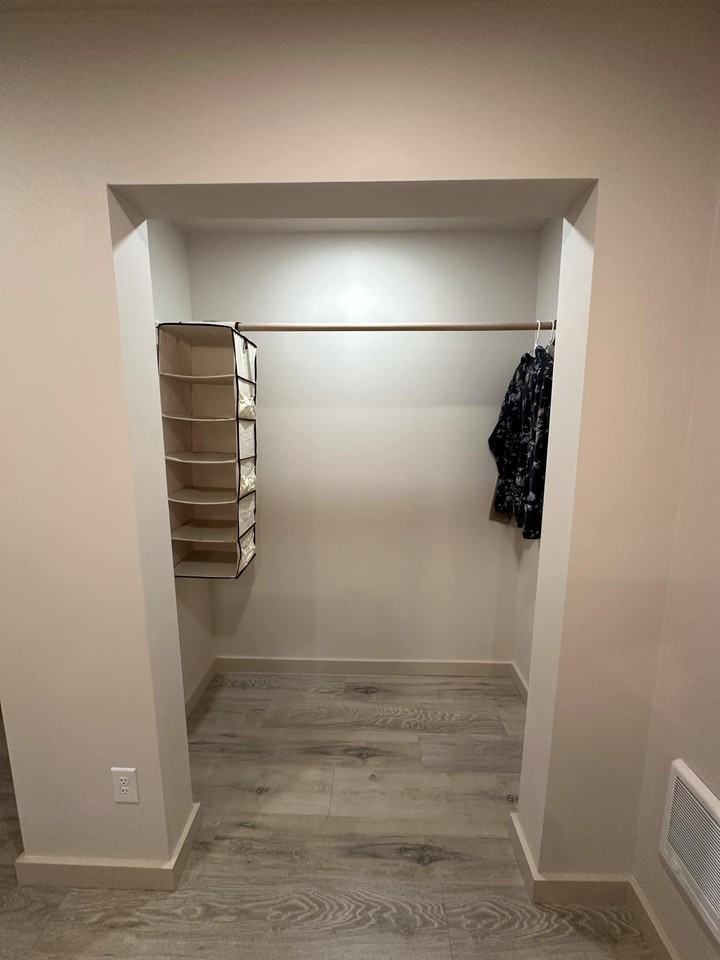 406 3rd St #3 - Photo 4 of 12