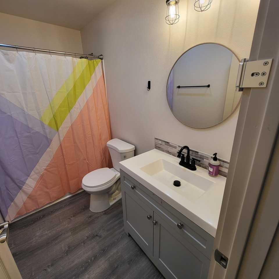 406 3rd St #3 - Photo 5 of 12