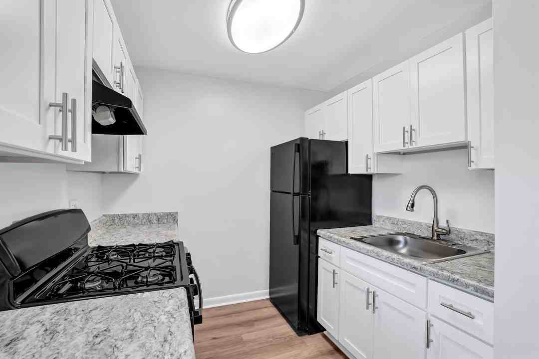 Linden at Forest Hill - Photo 7 of 24