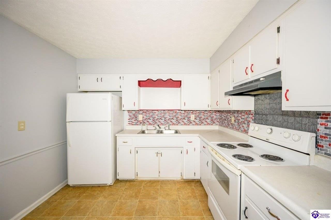 244 Pinewood Dr #2 - Photo 7 of 18