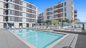 featured image of 200 N Vermont Ave