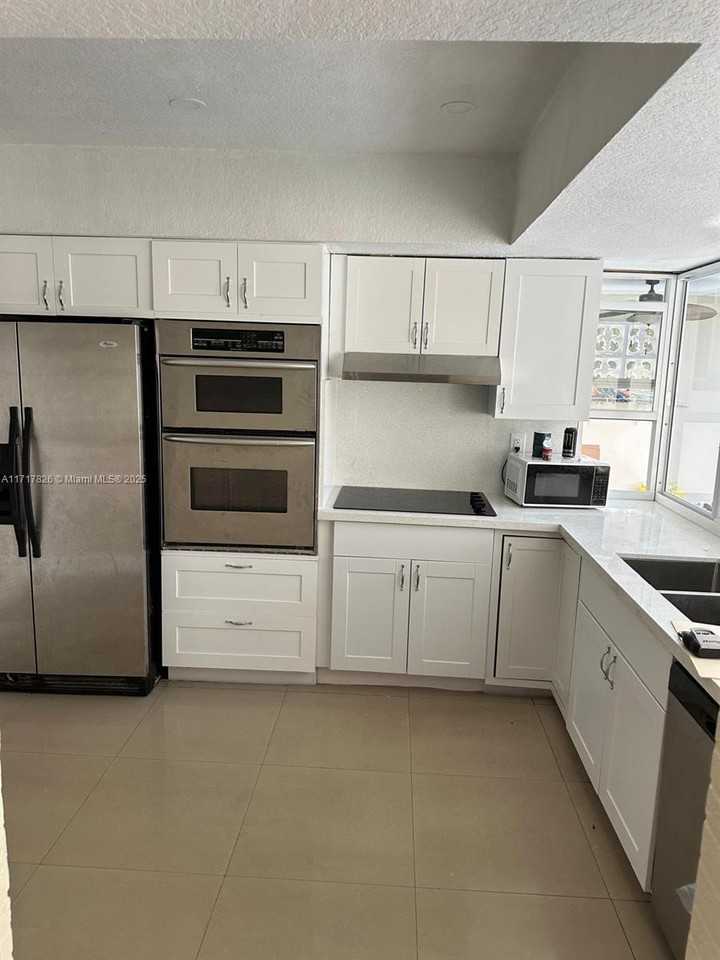 3300 Acapulco Dr - Photo 2 of 8