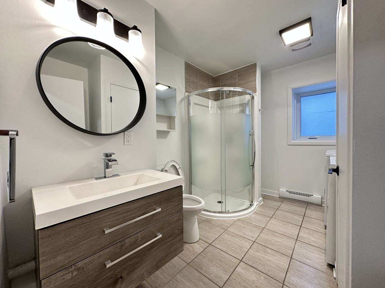 2516 Rue Sainte-Catherine Est - Photo 2 of 24