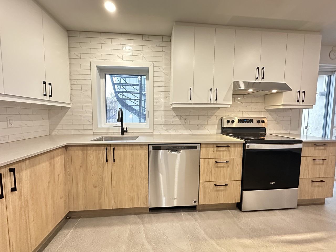 2516 Rue Sainte-Catherine Est - Photo 3 of 24