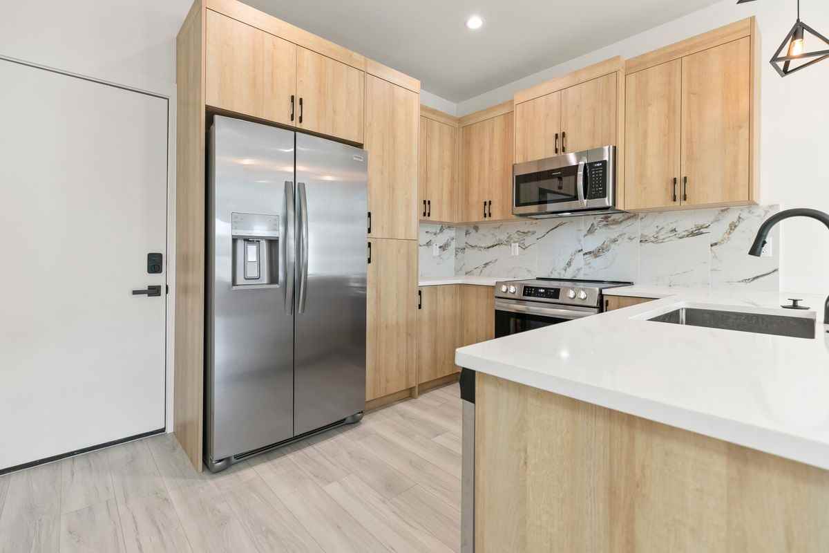 516 E 17th St ##A - Photo 2 of 15