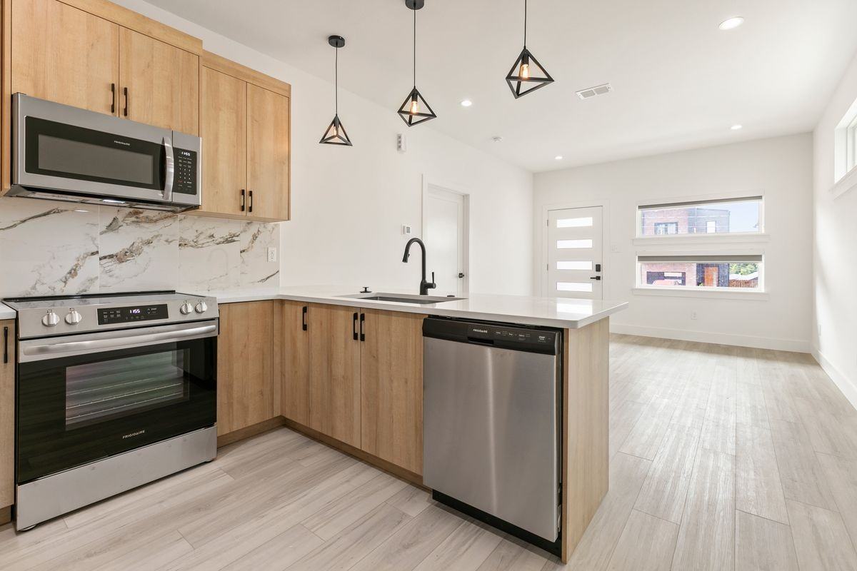 516 E 17th St ##A - Photo 3 of 15