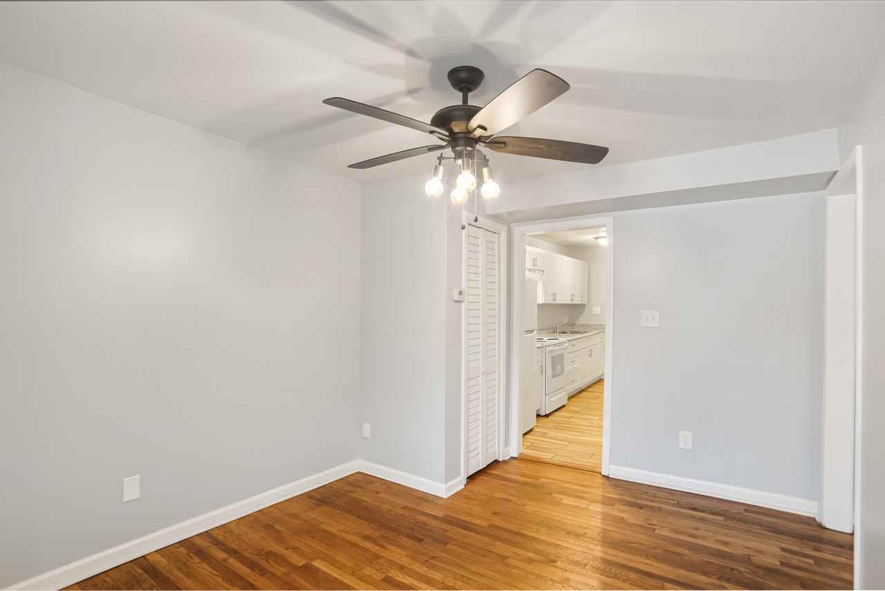 615 Oliver St Nw #03 - Photo 6 of 20