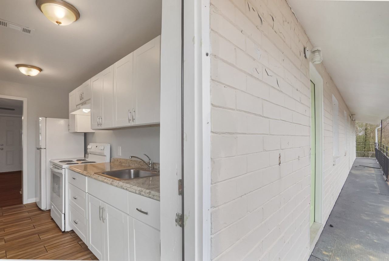 615 Oliver St Nw #03 - Photo 3 of 20