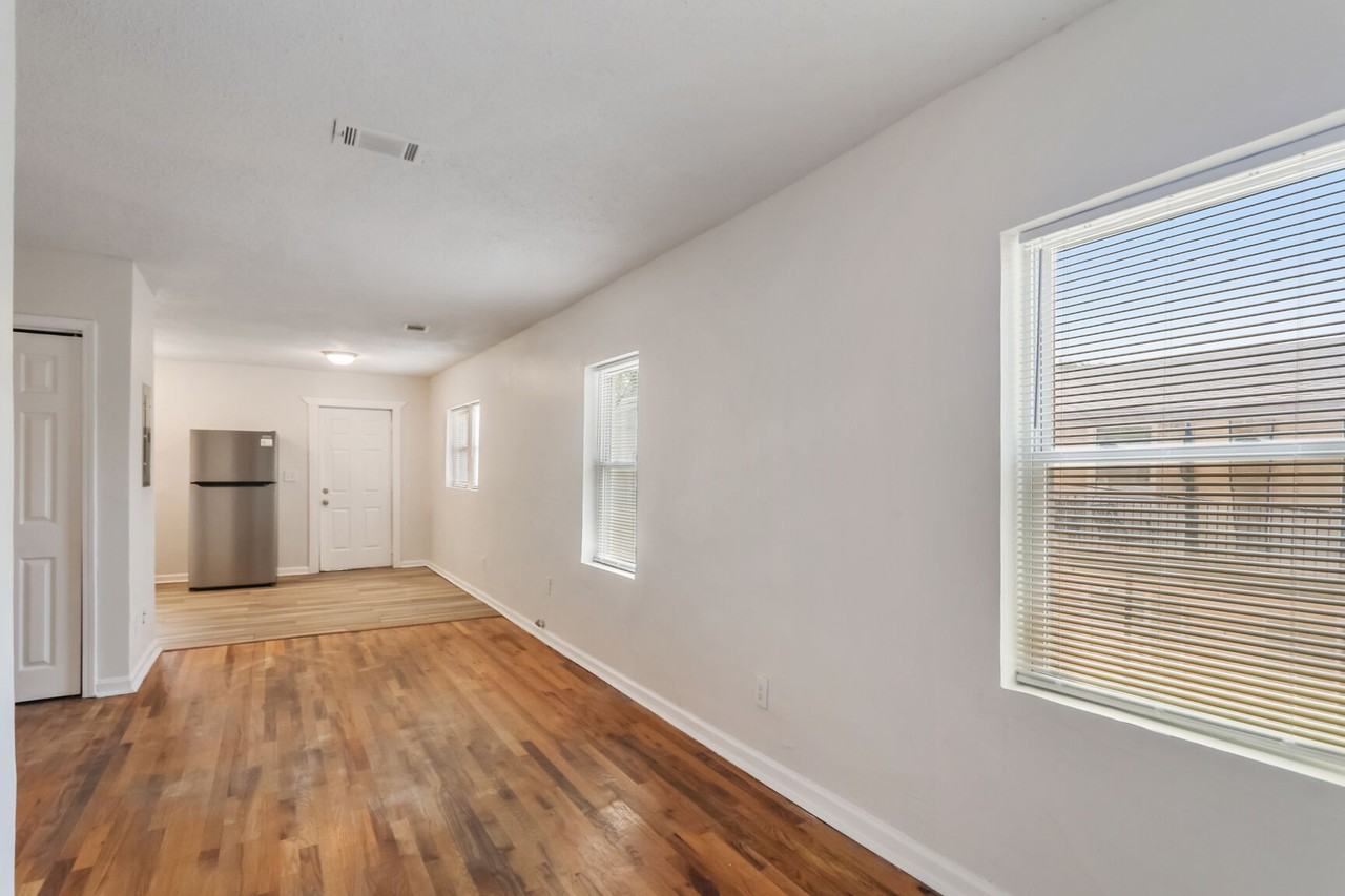 619 Oliver St Nw #B - Photo 4 of 19