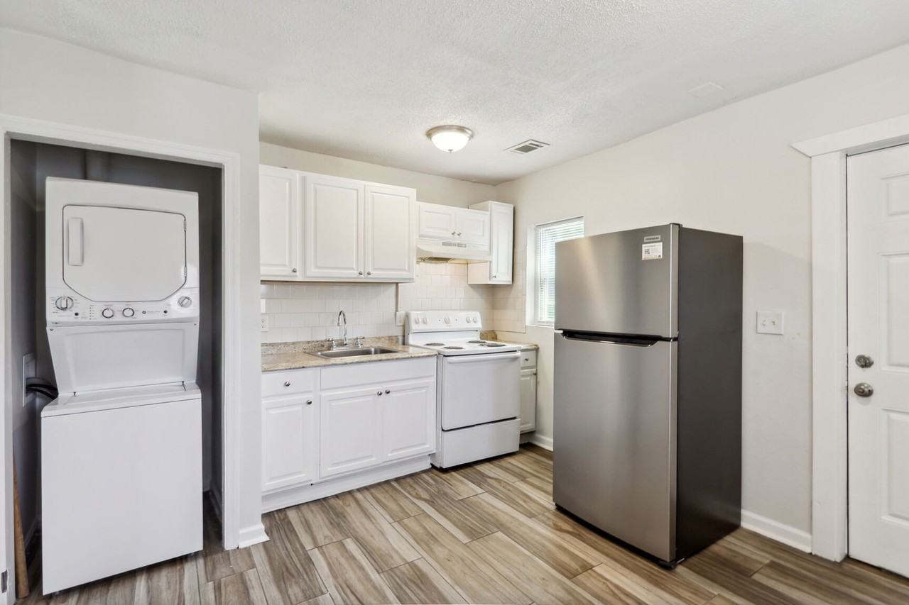 619 Oliver St Nw #B - Photo 2 of 19