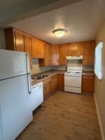 featured image of 439 W 7th St