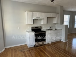 featured image of 118 Eastern Ave #2