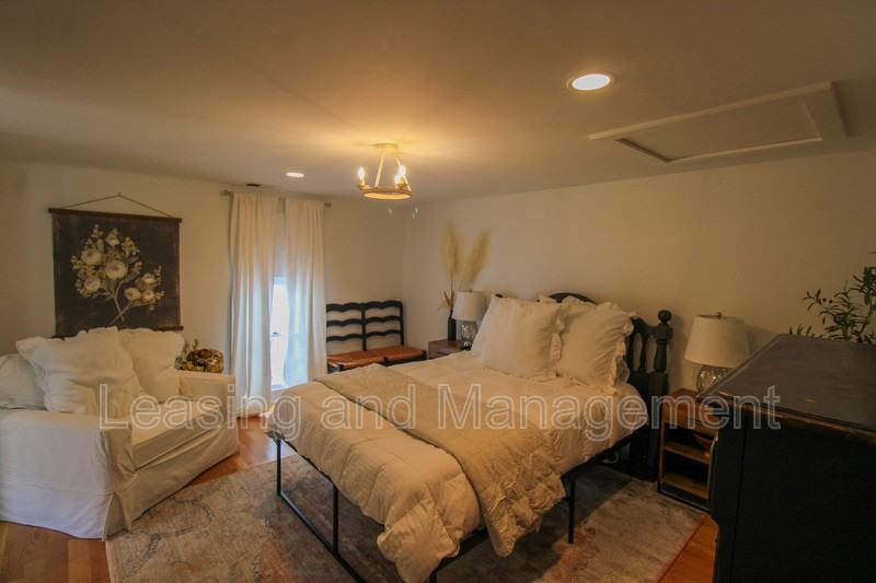 52 Chapel St #B - Photo 3 of 11